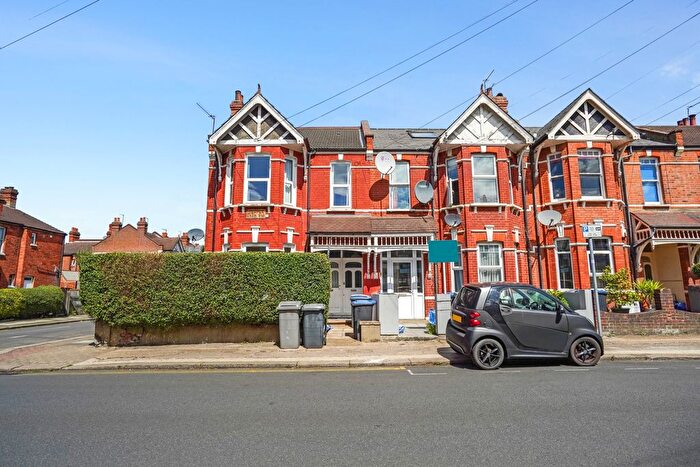 2 Bedroom Flat To Rent In Gff, Temple Road, Cricklewood, NW2