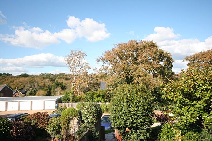 3 Bedroom End Terrace House For Sale In Holly Gardens, Milford-On-Sea, SO41