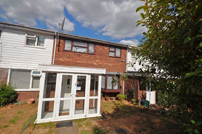 3 Bedroom Terraced House For Sale In Shawford Road, Epsom, KT19
