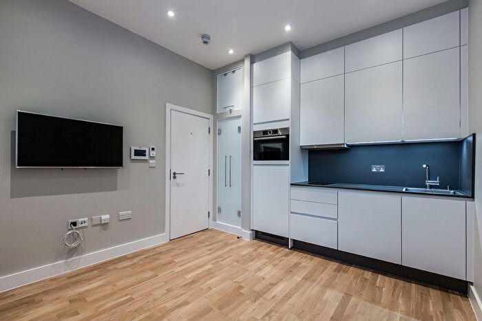 Studio To Rent In Croxley Road, London, W9