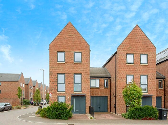 4 Bedroom End Of Terrace House For Sale In Falmouth Avenue, Cambridge, CB3