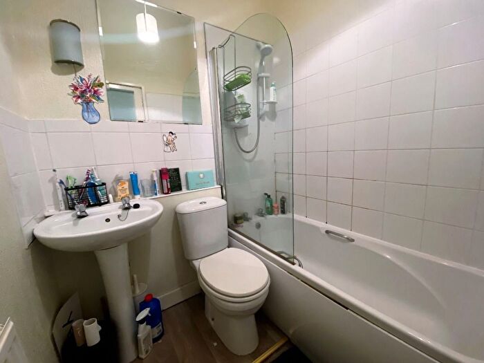 4 Bedroom Flat To Rent In Thirlestane Road, Marchmont, Edinburgh, EH9