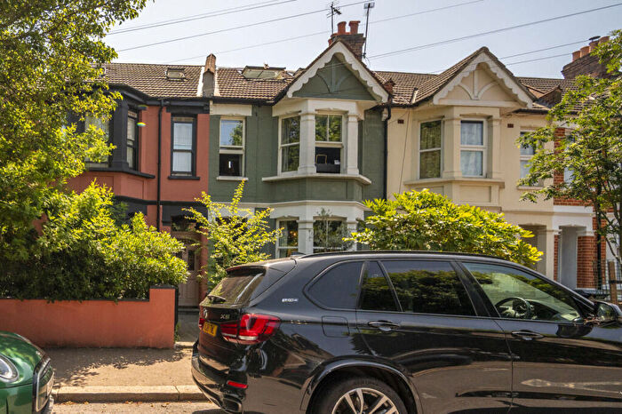 5 Bedroom Terraced House For Sale In Havant Road, Walthamstow, London, E17