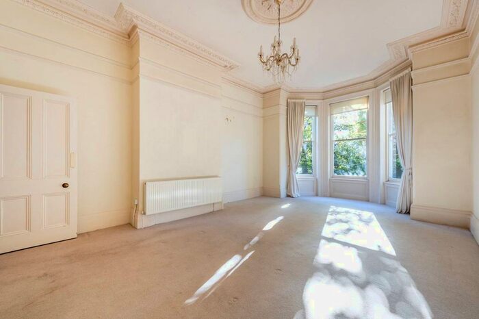 1 Bedroom Flat To Rent In Riverdale Road, St Margarets, Twickenham, TW1
