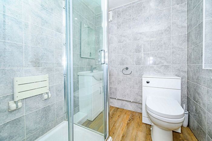 3 Bedroom End Of Terrace House For Sale In West Street, Dunstable, Bedfordshire, LU6