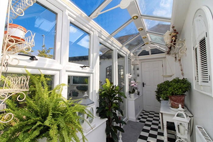 4 Bedroom Detached House For Sale In All Saints Avenue, Margate, CT9 - Photo 11