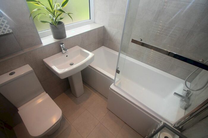 3 Bedroom Bungalow To Rent In Tintern Avenue, Chester, Cheshire, CH2