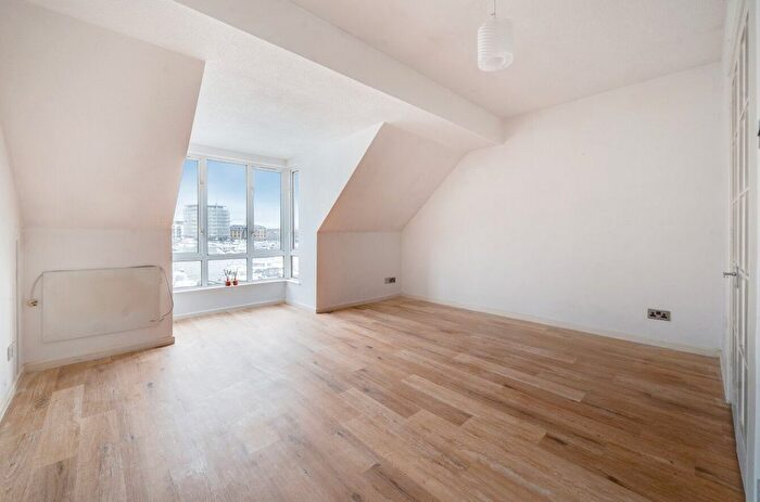 1 Bedroom Flat To Rent In Atlantic Close, Southampton, Hampshire, SO14