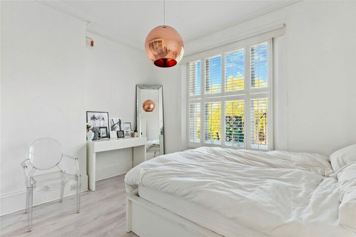 1 Bedroom Flat To Rent In Cardigan Road, Richmond, TW10