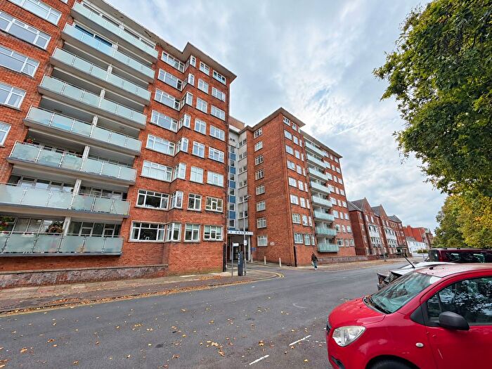 2 Bedroom Flat For Sale In Lord Street, Southport, PR8