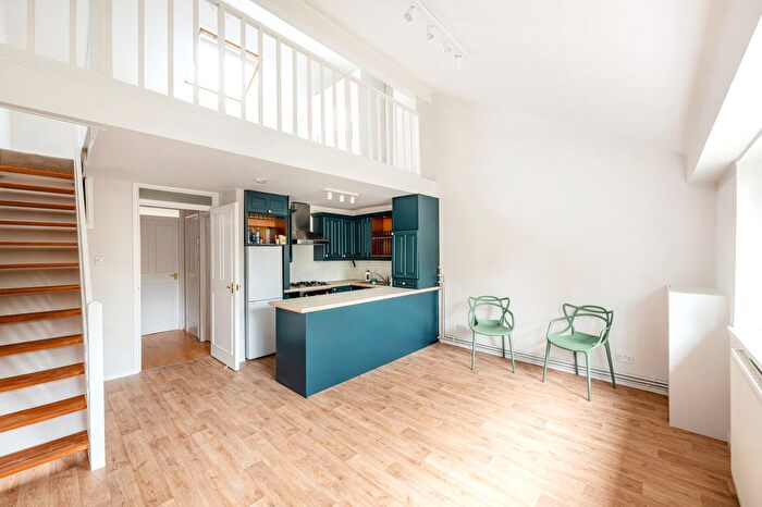 1 Bedroom Flat For Sale In Wesley Square, London, W11