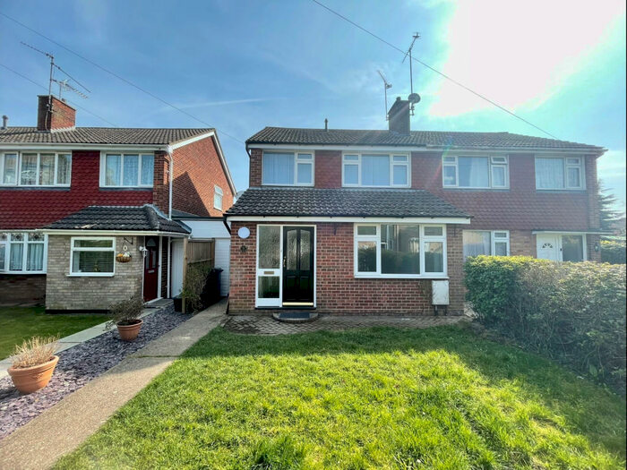 3 Bedroom Semi-Detached House To Rent In Dryden Close, Maldon, CM9