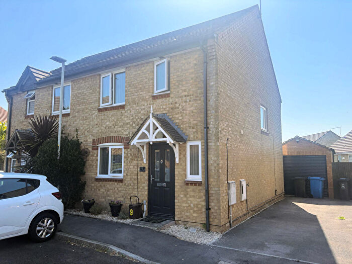 3 Bedroom Semi-Detached House For Sale In Carmel Close, Hamworthy, Poole, BH15