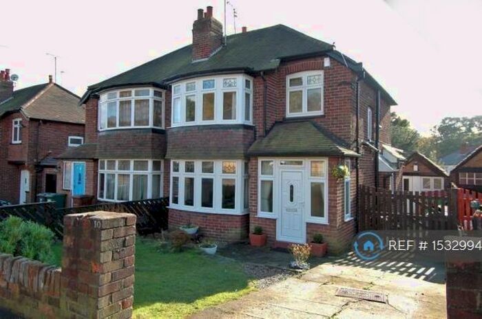 3 Bedroom Semi-Detached House To Rent In Birchwood Avenue, Leeds, LS17