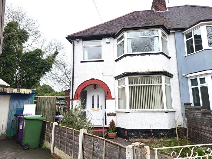 3 Bedroom Semi Detached House To Rent In Kenton Avenue, Whitmore Reans, Wolverhampton, WV6