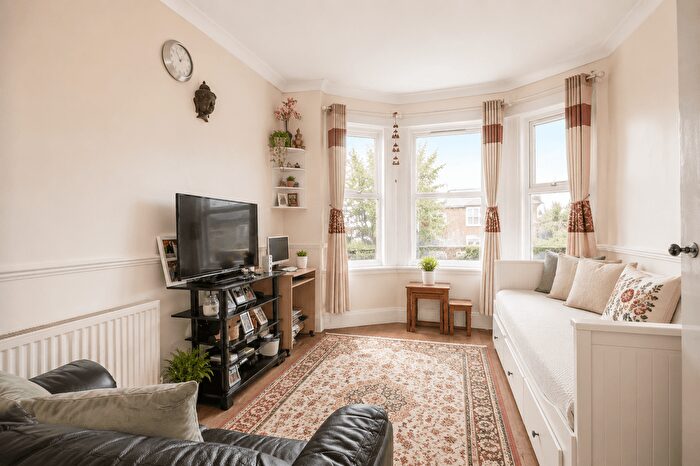 1 Bedroom Flat For Sale In District Road, Wembley, Middlesex, HA0