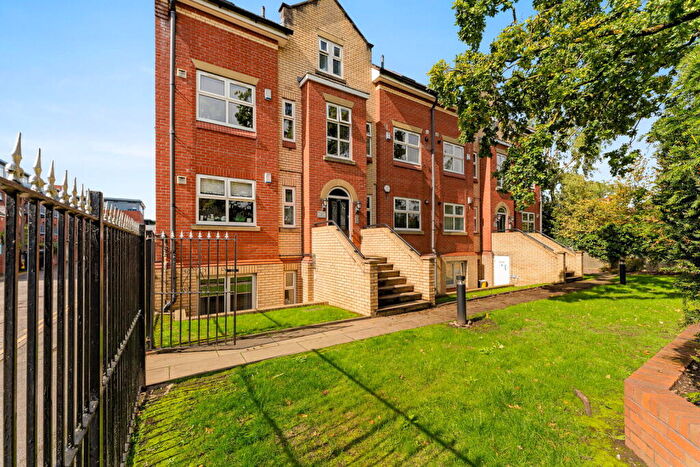 3 Bedroom Apartment For Sale In Silver Birches, Parrs Wood Road, Didsbury, M20