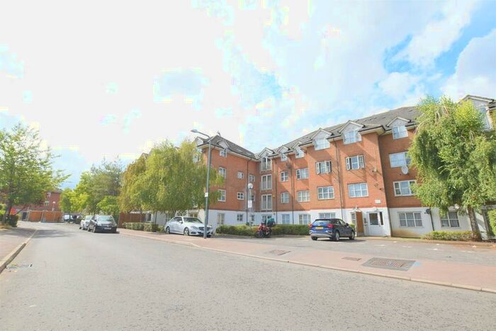 2 Bedroom Flat To Rent In Lavender Place, Ilford, IG1