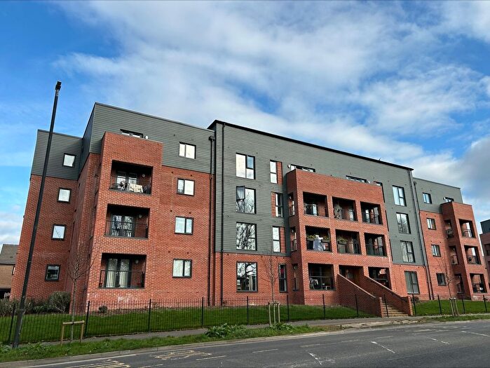 2 Bedroom Flat To Rent In Lime Tree House, Bristol, BS13