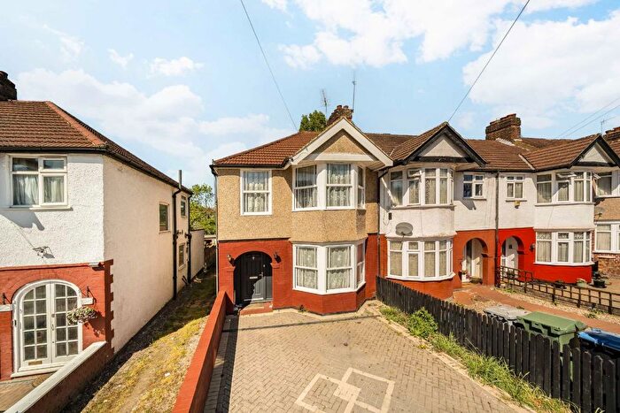 3 Bedroom End Of Terrace House For Sale In Dors Close, London, NW9