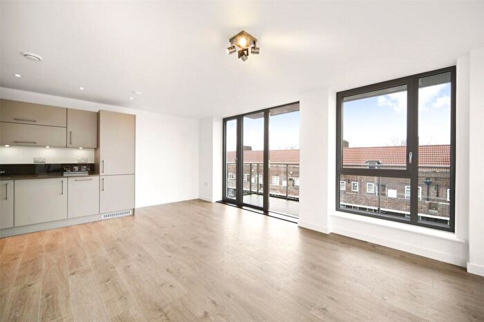 2 Bedroom Flat To Rent In Frampton Park Road London, E9