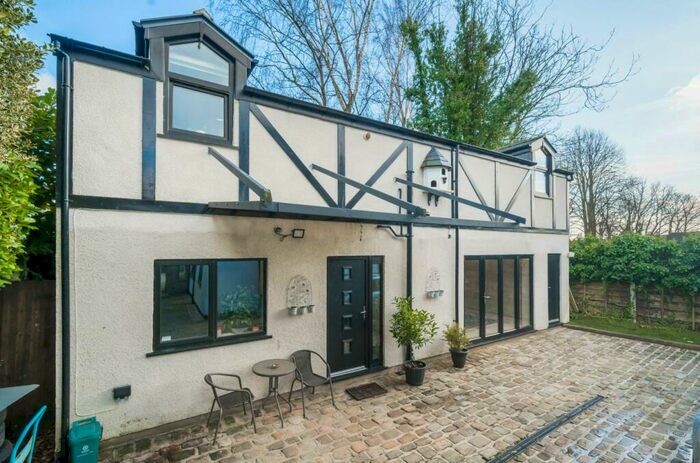 5 Bedroom Detached House To Rent In Cavendish Road, Eccles, Manchester, M30