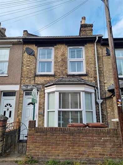 3 Bedroom Terraced House To Rent In Rochester Avenue, Rochester, ME1