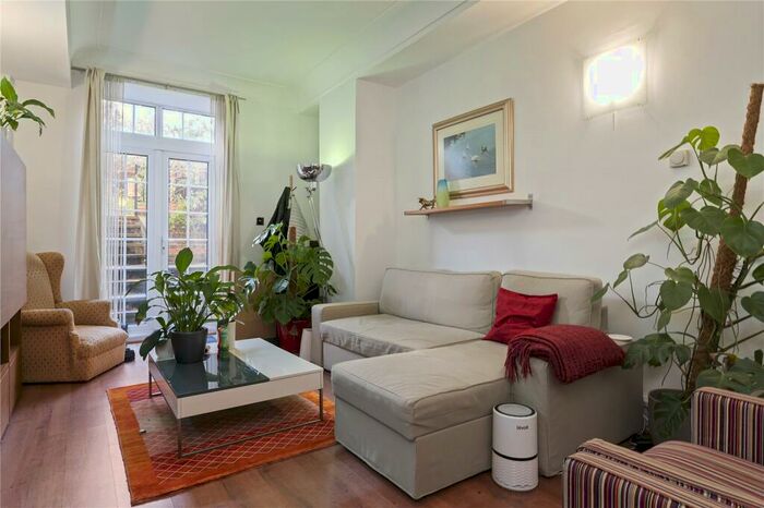 2 Bedroom Apartment To Rent In New River Head, Rosebery Avenue, Clerkenwell, Islington, London, EC1R