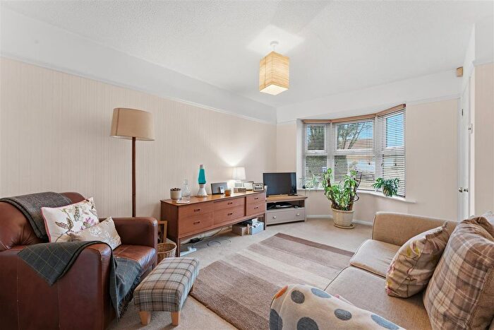 2 Bedroom Semi-detached House For Sale In Milton Court, Kettering, NN16