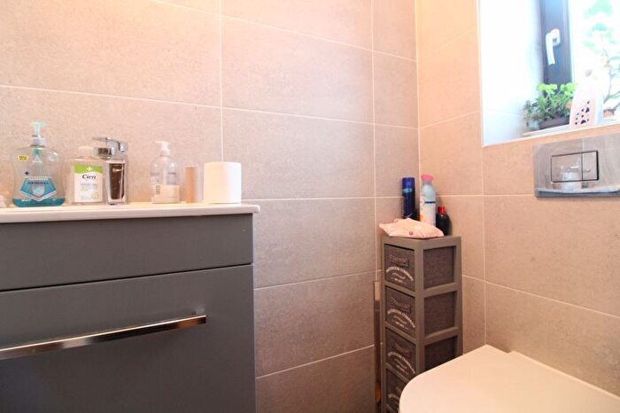 3 Bedroom End Of Terrace House For Sale In Birch Road, Rushden, NN10