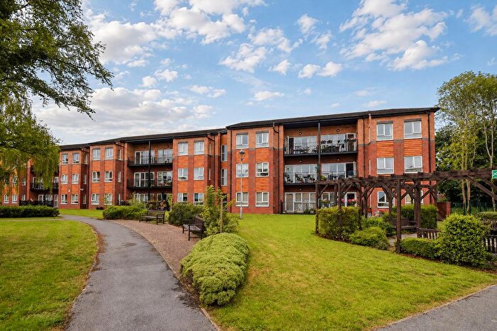 2 Bedroom Flat For Sale In Hilton Crescent, West Bridgford, Nottingham, NG2