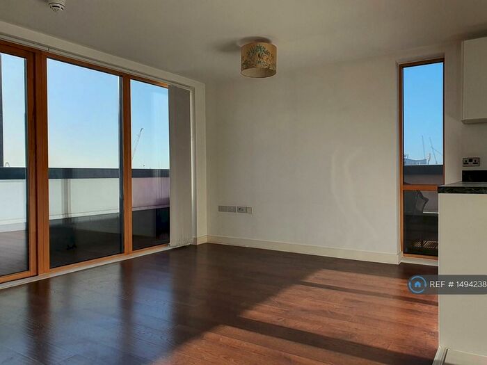 2 Bedroom Penthouse To Rent In St John's Street, London, EC1R