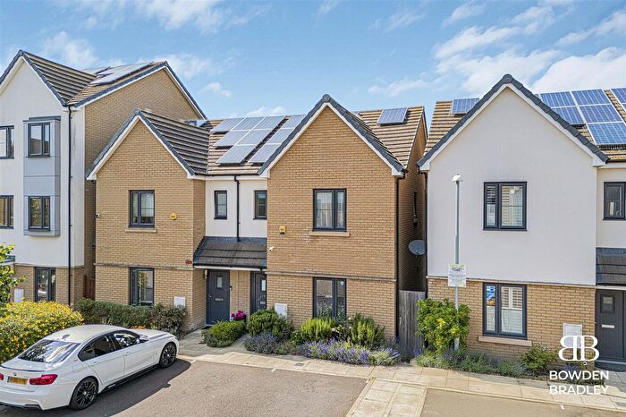 3 Bedroom Semi Detached House For Sale In Reservoir Way, Ilford, IG6