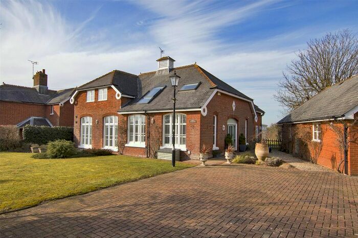 3 Bedroom Detached House For Sale In Hinxhill, Ashford, Kent, TN25