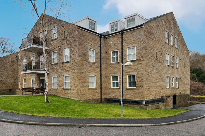 2 Bedroom Apartment For Sale In Holly Mount Way, Rossendale, BB4