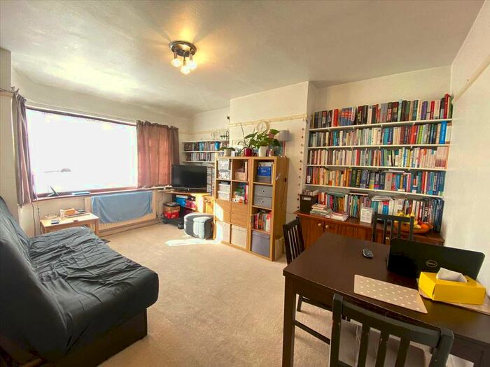 2 Bedroom Maisonette To Rent In Cavendish Avenue, London, W13