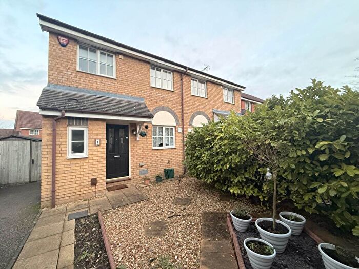 3 Bedroom Semi-Detached House To Rent In Easby Grove, Monkston, MK10