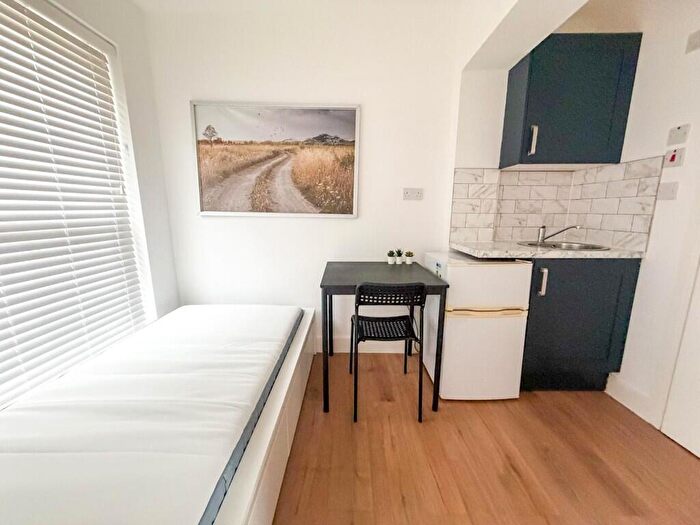 Studio To Rent In Townmead Road, Waltham Abbey, Essex, EN9