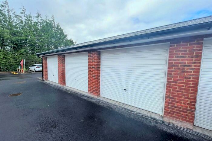 Property To Rent In Olivers Battery, SO22