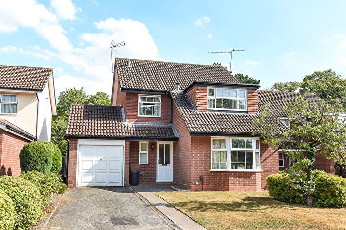 3 Bedroom Detached House To Rent In Linden Close, Wokingham, RG41
