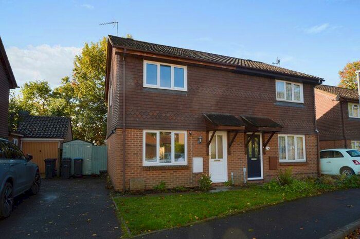 3 Bedroom Semi-Detached House To Rent In Montgomery Gardens, Salisbury, SP2