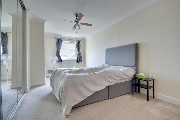 2 Bedroom Flat To Rent In Arethusa House, Gunwharf Quays, Portsmouth, PO1