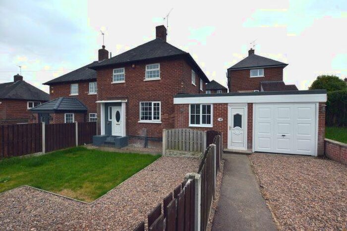 4 Bedroom Semi-Detached House To Rent In Ravenscroft Avenue, Sheffield, S13