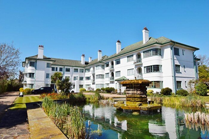 2 Bedroom Apartment For Sale In Pinner Court, Pinner, HA5