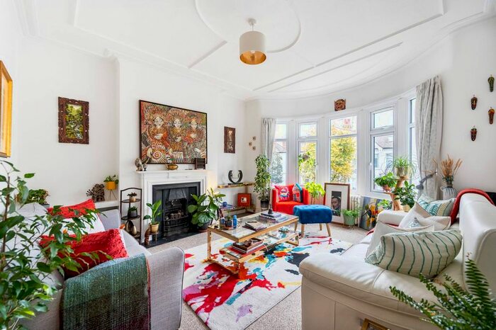 3 Bedroom Flat To Rent In Olive Road, Cricklewood, London, NW2