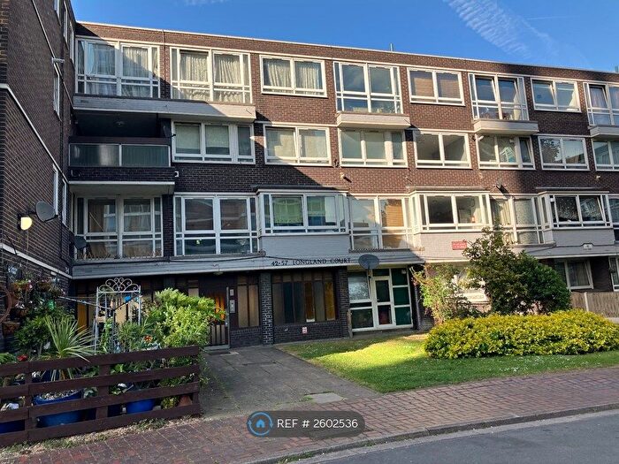 3 Bedroom Flat To Rent In Longland Court, London, SE1