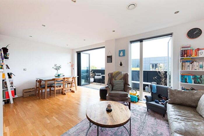 2 Bedroom Apartment To Rent In Arts Lane, London, SE16