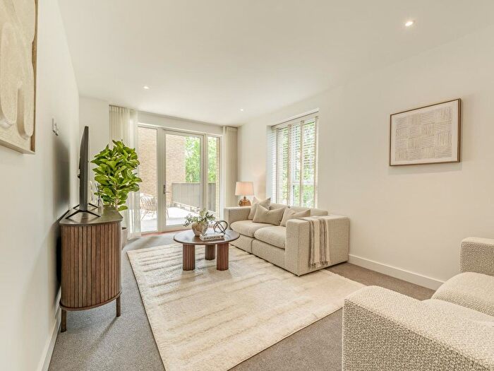 2 Bedroom Semi Detached House For Sale In Lampton Road, Hounslow, TW3