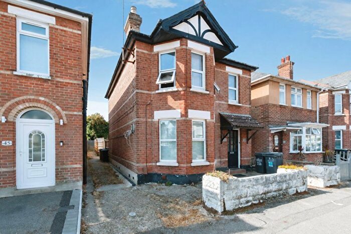 2 Bedroom Flat For Sale In Markham Road, Bournemouth, BH9
