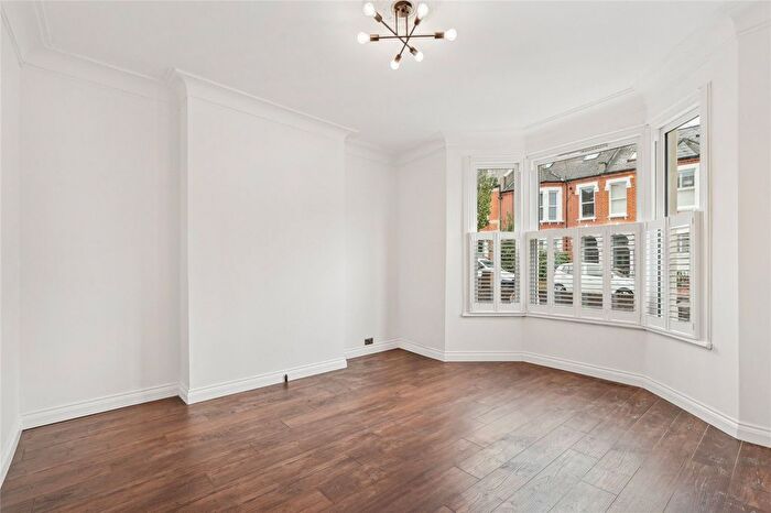 2 Bedroom Flat To Rent In Carminia Road, London, SW17